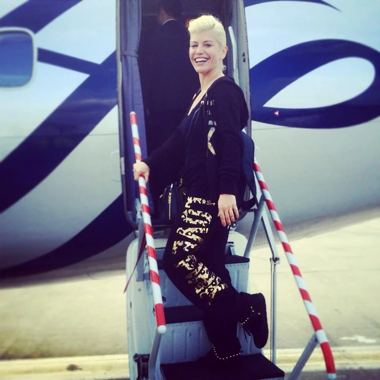 Loredana şi-a continuat călătoria spre Iaşi. „Din zbor în zbor”, a scris ea în dreptul fotografiei postată pe pagina de socializare