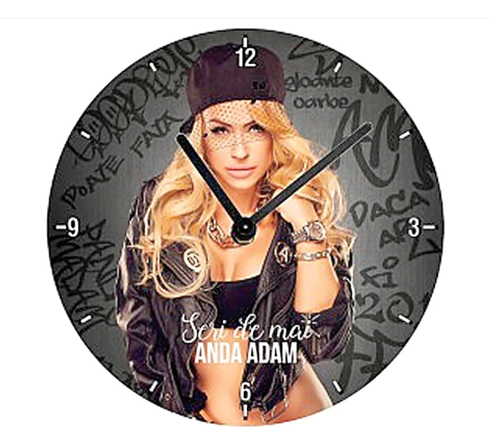 O faţă de pernă costă  12 euro,  iar ceasul  de perete,  21 de euro