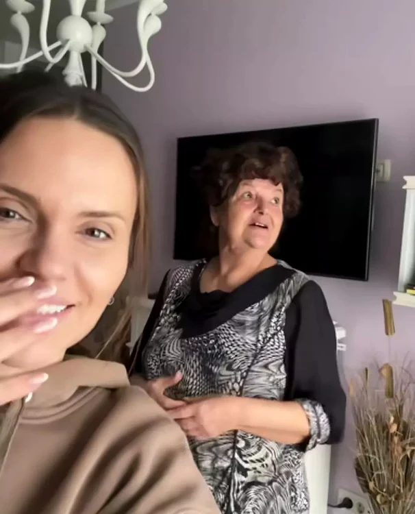 Cristina Șișcanu alături de soacră / foto: captură Facebook