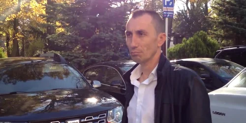 Taxă de parcare neplătită pentru maşinile delegaţiei ministrului Graţiela Gavrilescu. VIDEO Dinu Zară