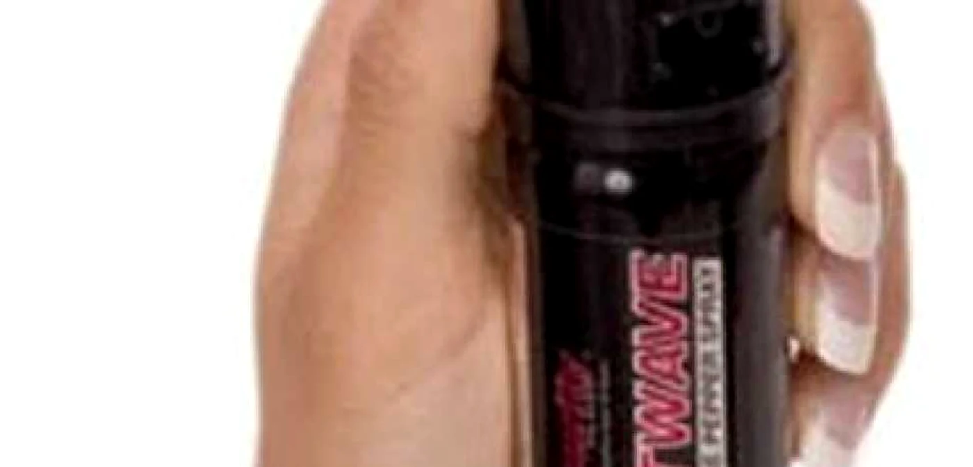 HUNEDOARA: O bărmăniţă a ţinut la respect nouă bătăuşi cu un spray lacrimogen
