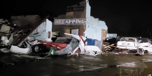 Tornada in Kentucky SUA 11 decembrie 2021 captura Live Storms Media/ YouTube