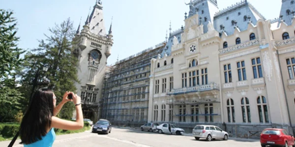Palatul Culturii este acum în renovare
