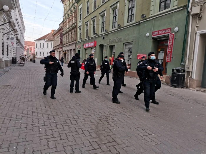 Forţele de ordine au blocat centrul Timişoarei FOTO Ş.Both