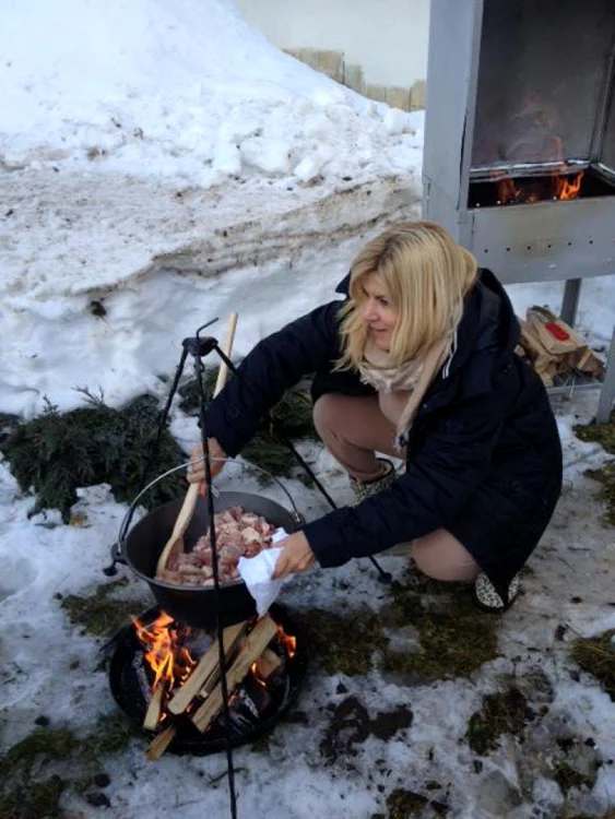 
    Elena Udrea a pregatit bunatati traditionale  