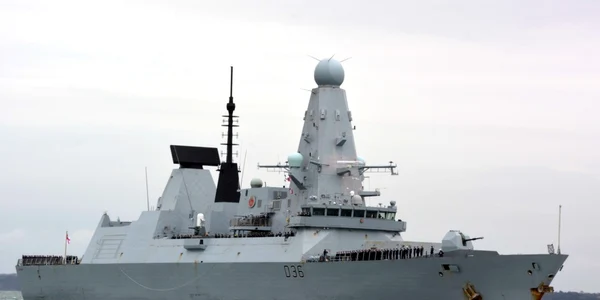 Distrugătorul britanic HMS Defender au pătrus în apele Mării Negre ale Rusiei. FOTO Profimedi