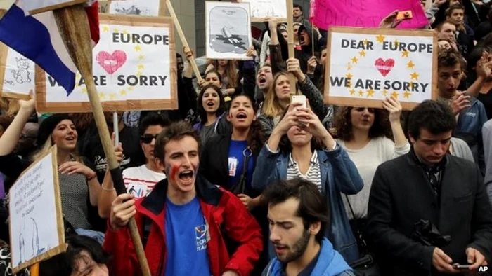 Mii de studenţi au manifestat în Franţa împotriva partidului Frontul Naţional FOTO AFP