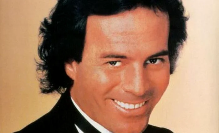 
    Julio Iglesias  