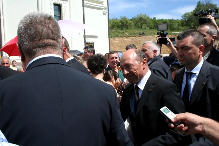 Traian Băsescu participă la Zilele Comunei Peştera