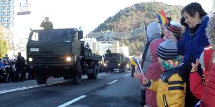 De Ziua Naţională, parada militară este atracţia copiilor FOTO: Florin Jbanca