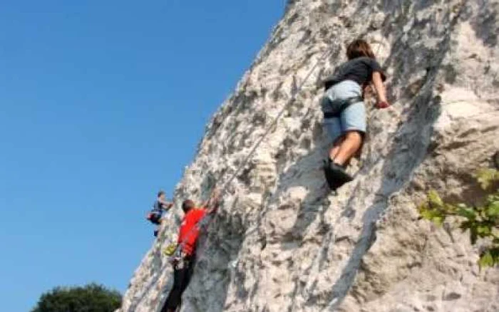 Alba Iulia: Calcarele de la Ampoiţa cucerite de alpinişti