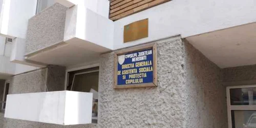 ancheta la directia pentru protectia copilului FOTO Corina Macavei 