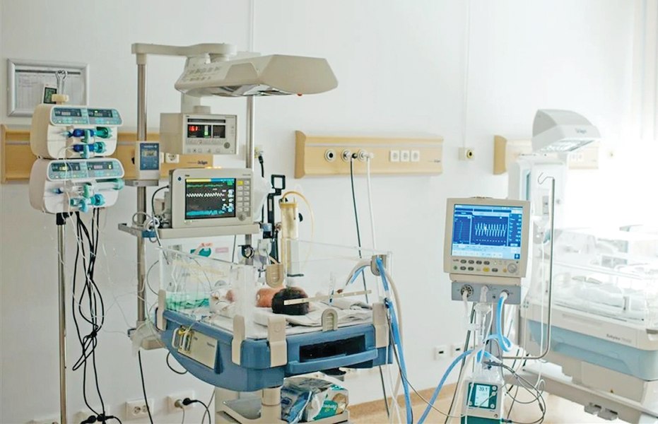 România, țara copiilor abandonați. Motivele pentru care mamele își părăsesc copiii încă de la naștere