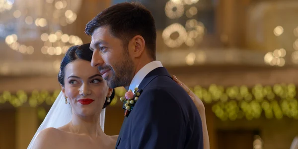 Mircea Bravo si Alexandra Spatarelu in filmul de comedie Nuntă pe bani