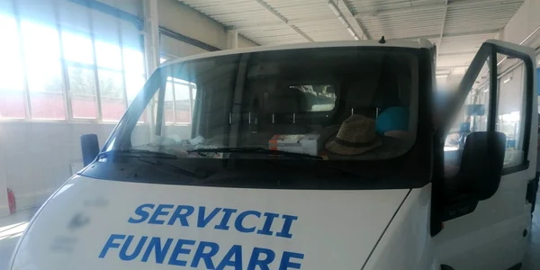 masina de servicii funerare Vaslui FOTO RAR 1