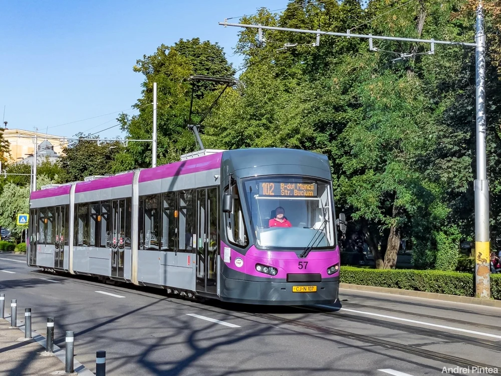 Tramvaiele din Cluj-Napoca circulă cu viteză maximă mai mică decât cele fabricate în anii 70. FOTO: Mobilitate Urbană