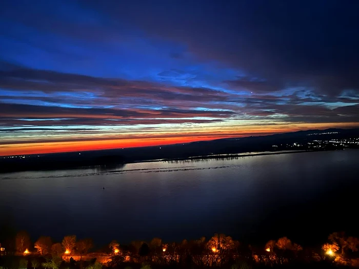 Joc de lumini spectaculos pe Dunăre, la Galați FOTO: P. Tudorache