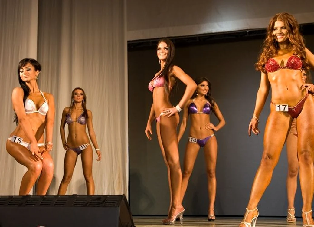 Fitness Bikini 2012 Open Cup