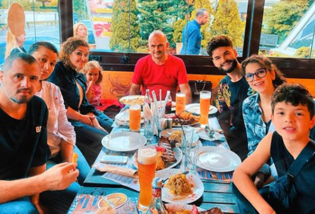 Familiile Sanda și Stratan, cu toți cei mari și cei micifoto: Instagram