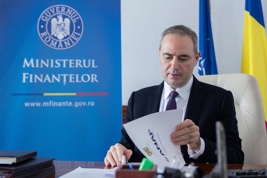 Ministrul Finanțelor dă asigurări că vor fi bani pentru pensii şi salarii. „Nu ne mai permitem să facem tot felul de serbări câmpeneşti”