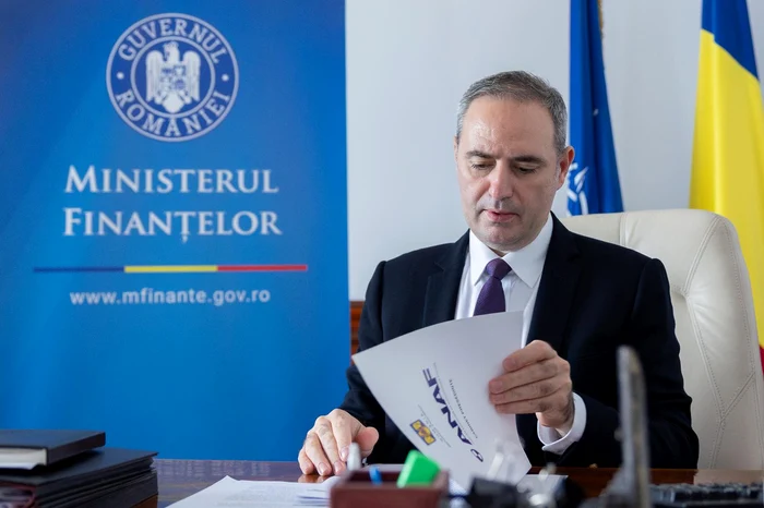 Ministrul Finanțelor dă asigurări că vor fi bani pentru pensii şi salarii. „Nu ne mai permitem să facem tot felul de serbări câmpeneşti”