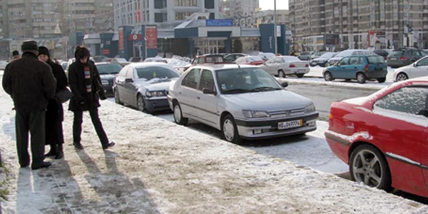 Străzile din Bacău sunt pline de maşini oferite spre vânzare