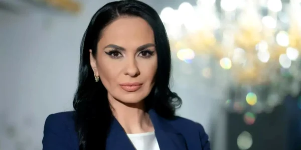 Alexandra Pacuraru jpg