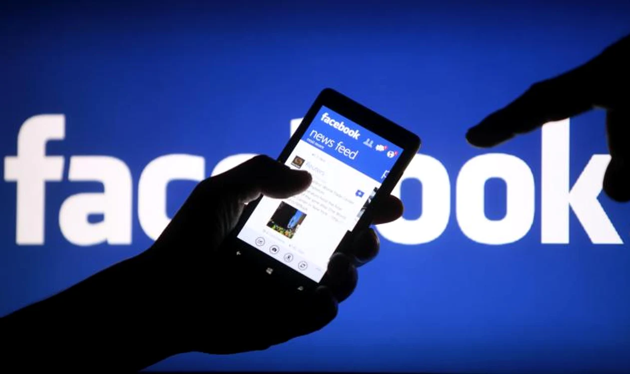 
    Atenție la lucrurile publicate pe rețelele sociale! Vă puteţi bloca contulFoto: ibtimes.com  