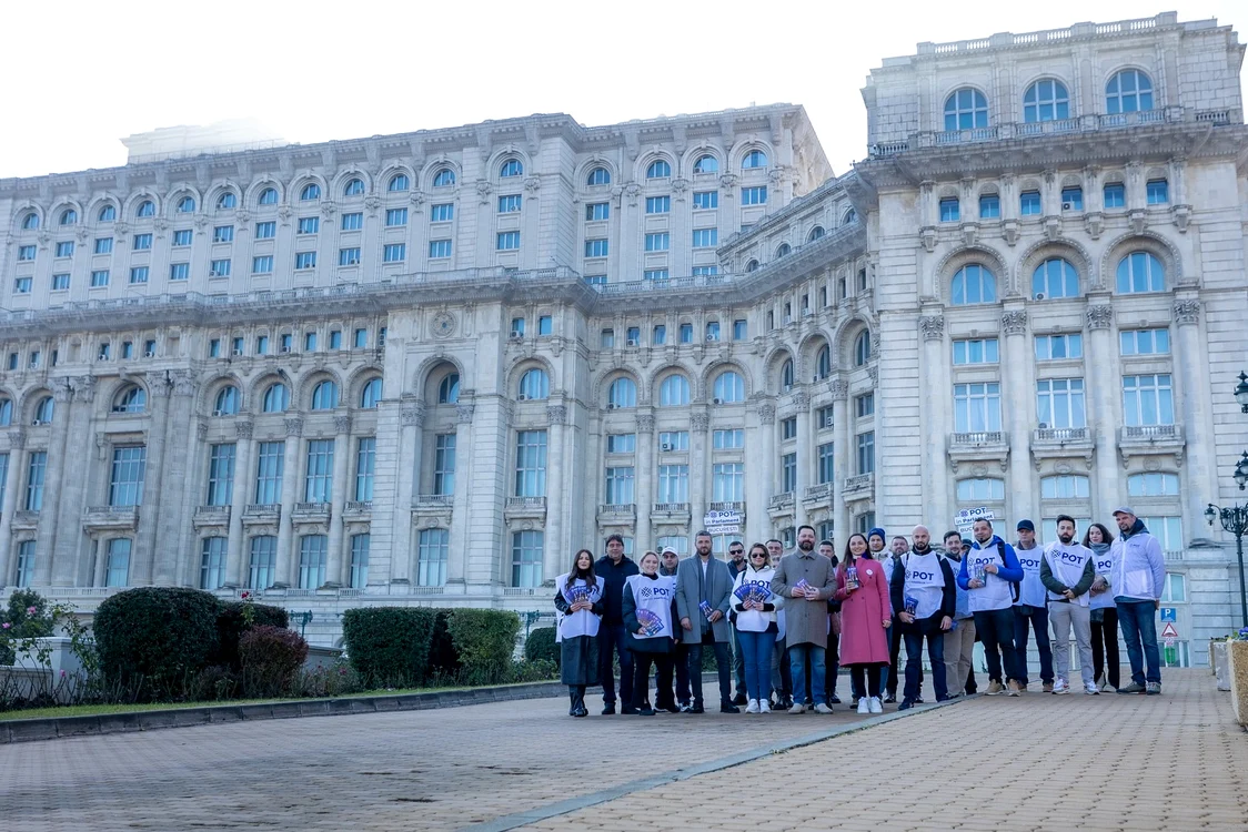 Sursă foto: Facebook/Partidul Oamenilor Tineri