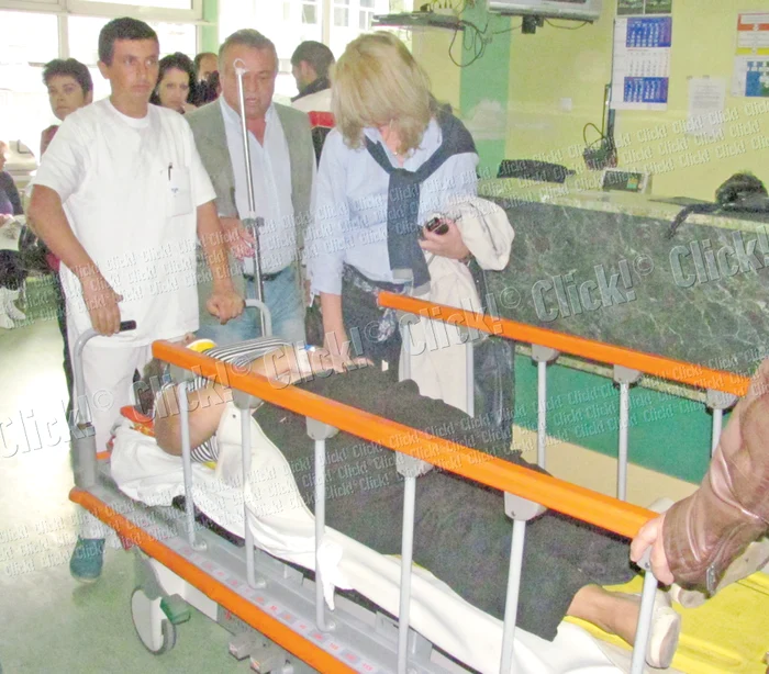 Angajata Poștei a ajuns în stare stabilă la spital (fotografii: Andreea Mitrache)