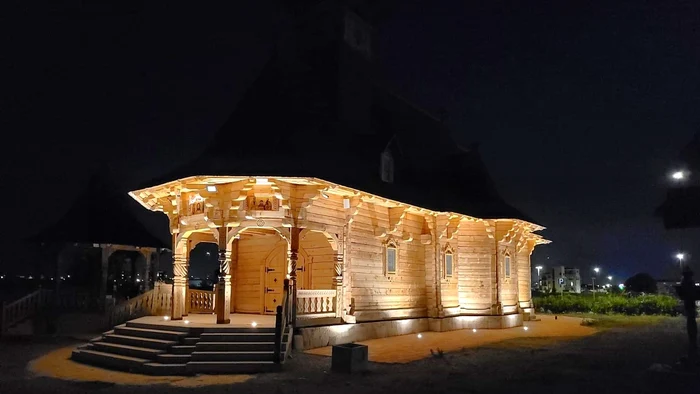 Turiștii vizitează biserica română din Sardinia. FOTO: Olbia.it