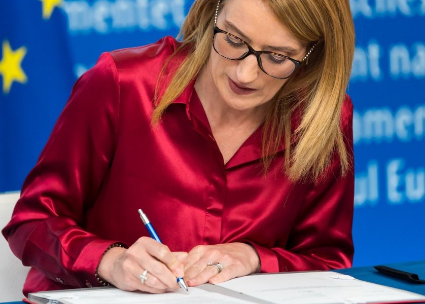 Șefa Parlamentului European a semnat acordul privind asistența suplimentară pentru Republica Moldova