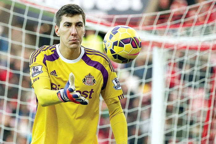 
    Pantilimon câştigă 1,4 milioane € pe sezon  