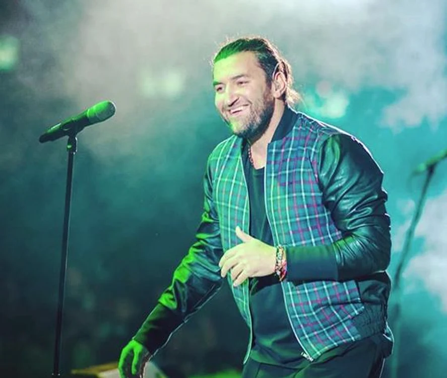 
    Smiley se bucură de susținerea din public a Ginei la concertele sale Foto Instagram  