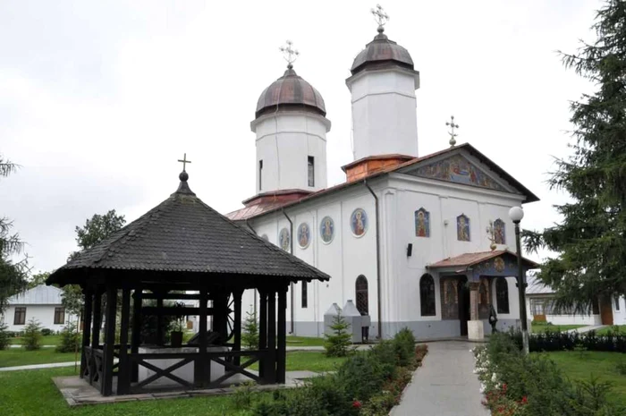 La mănăstirea Ţigăneşti există unul dintre cele mai vechi ateliere FOTO basilica.ro