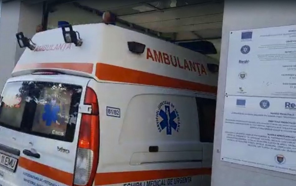 Zece persoane au leșinat pe stradă din cauza caniculei, în Prahova. Un bătrân a fost găsit în comă
