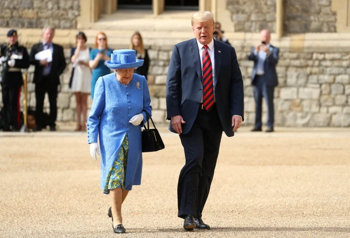 Donald Trump si regina Elisabeta, in timpul vizitei presedintelui american in Marea Britanie, din 2018 FOTO EPA-EFE