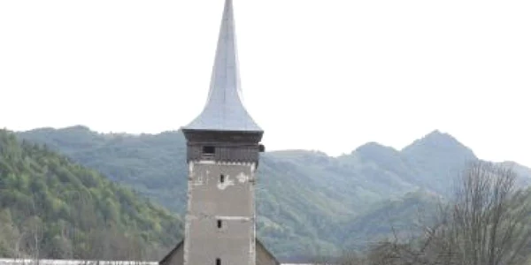 VIDEO FOTO Aici, în România: satul înecat în mâl şi halde de steril