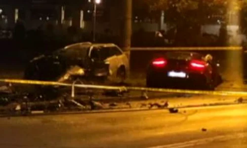 Impactul dintre cele două mașini a fost unul violent  jpeg