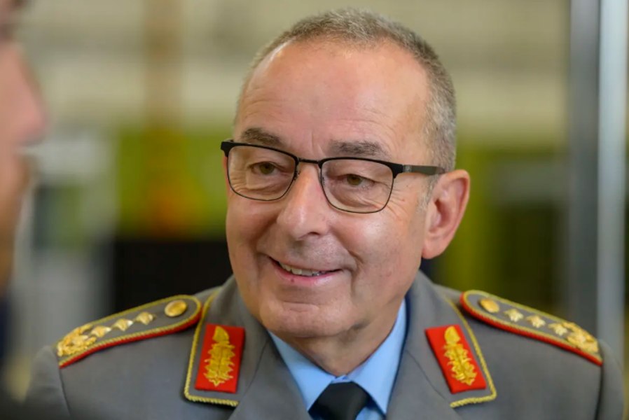 Germania dă viitorul șef al Comitetului Militar al NATO. Cine este Carsten Breuer, cunoscut drept „generalul cancelarului”