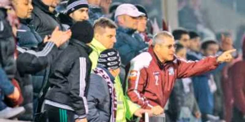 Manea (în dreapta) nu se teme de ameninţările Ligii