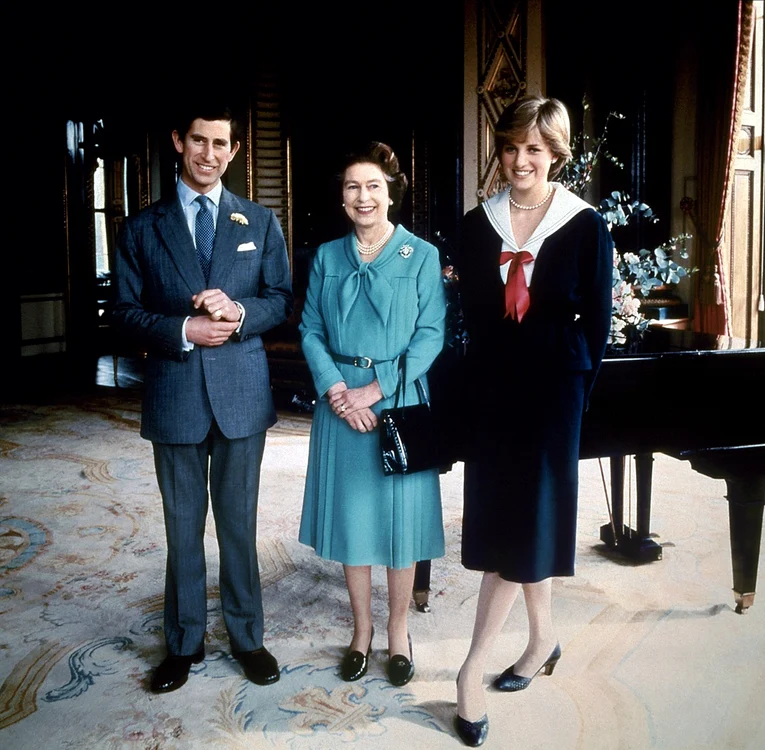 Regina Elisabeta, Diana și Charles jpg