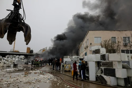 Incendiu de proporţii în Popeşti Leordeni lângă Bucureşti. Foto Inquam Photos / George Calin