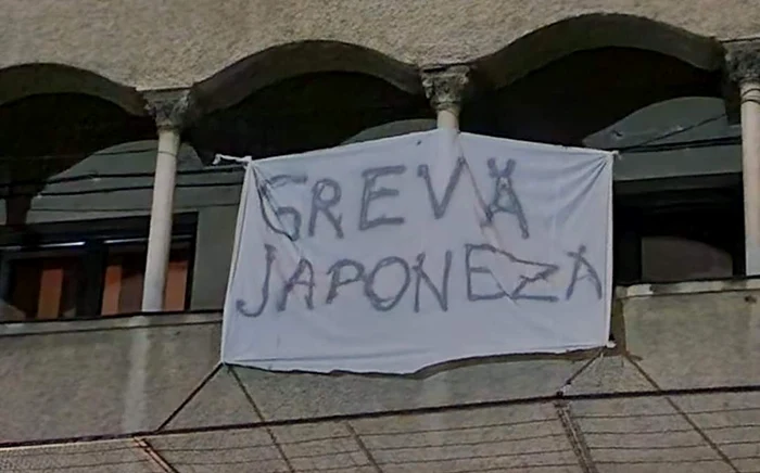 Săptămâna trecută studenții UNEFS au fost în greva japoneză -  Foto Facebook 
