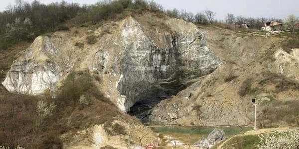 Grota miresei din slanic s-a prabusit foto statiunea-slanic.ro