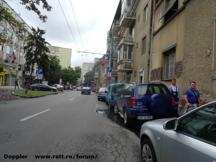 Parcare ilegală în centrul Timişoarei FOTO ratt.ro