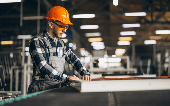 „Nu pot să ofer un salariu de 5.000 de lei net!” – Mesajul unui antreprenor care a divizat internetul