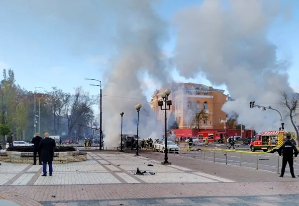 Cel puţin 19 oameni au murit şi 105 au fost răniţi în bombardamentele ruse de luni asupra mai multor oraşe ucrainene (foto: Twitter)