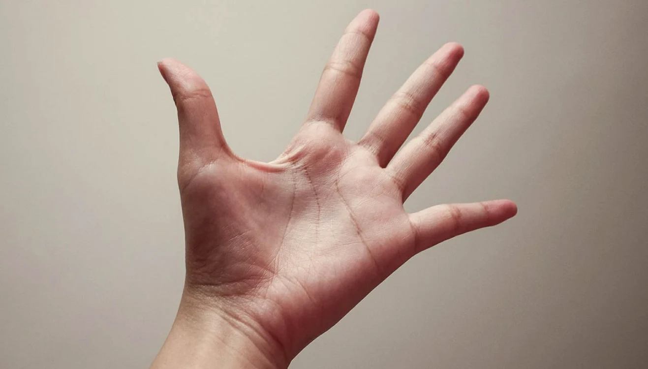 Fiecare deget de la mână are propria semnificaţie verbală