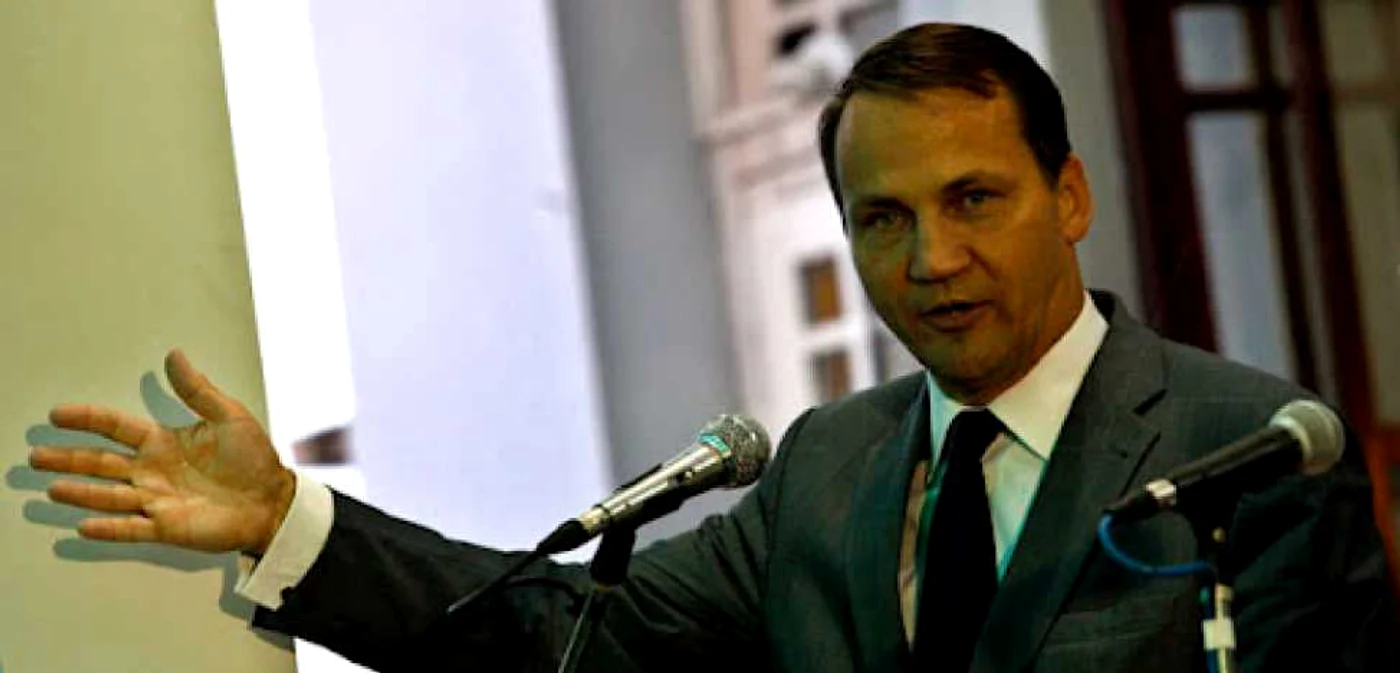 Ministrul de externe, Radoslaw Sikorski FOTO: FB